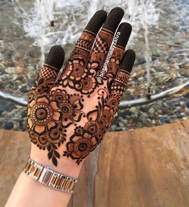 10 Stylish Arabic Bridal Mehndi Designs-hanic.com.vn